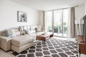 Beachfront, Pools, Patio, King Bd Villa- Hollywood FL